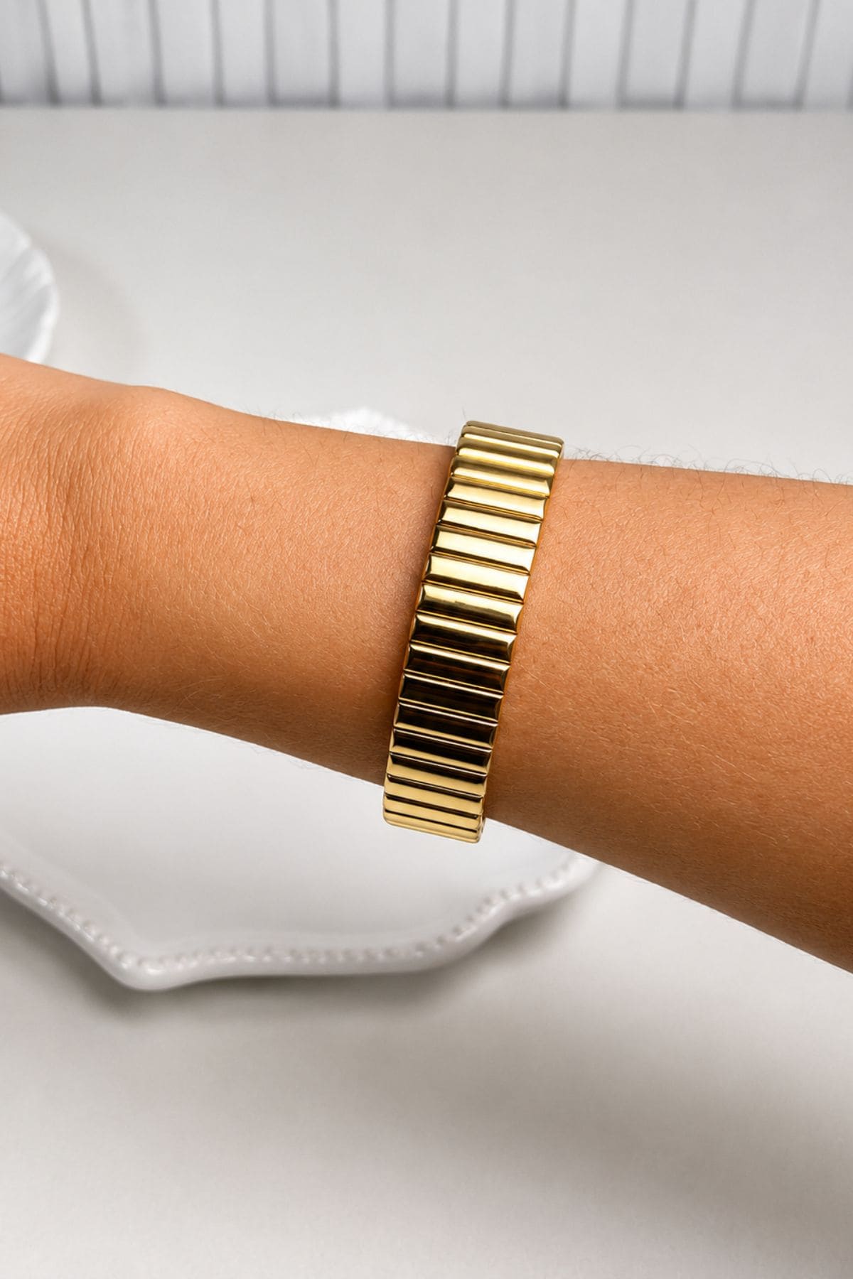 Bracelete Feminino Elástica Riviera Gold em Aço PVD e Banho a Ouro 18K