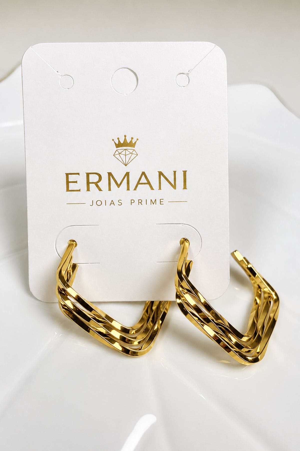 Brinco Argola Angular Torcido em Aço e Banho a Ouro 18K - Imagem 3