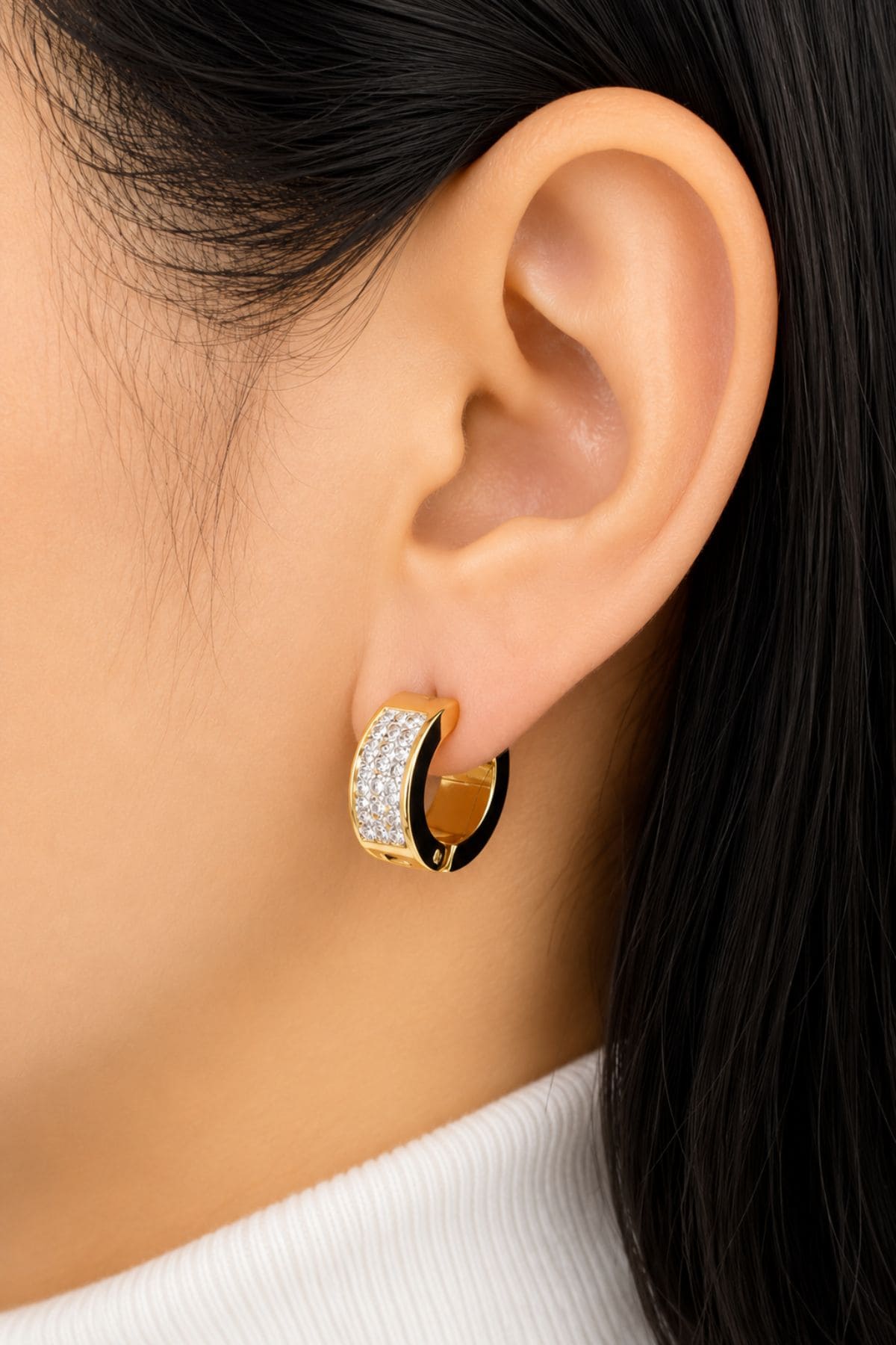 Brinco Argola Cravejada em Aço PVD com Banho a Ouro 18K